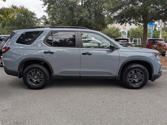 2025 Honda Pilot TrailSport photo 3