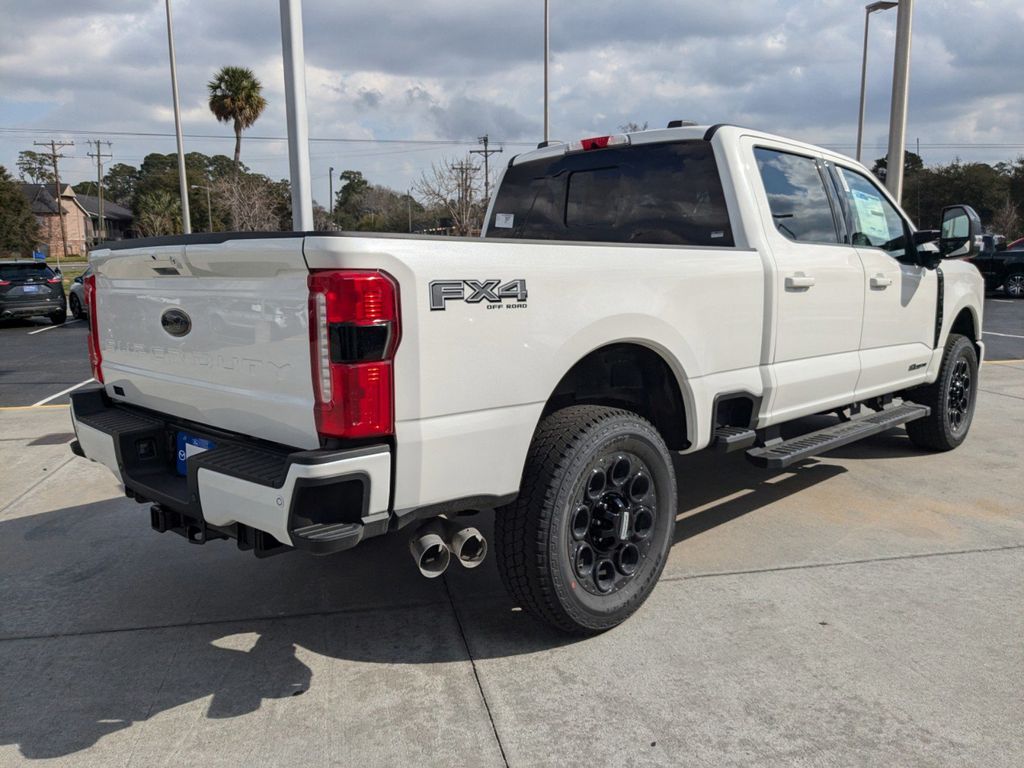 2025 Ford F-250 Lariat photo 4