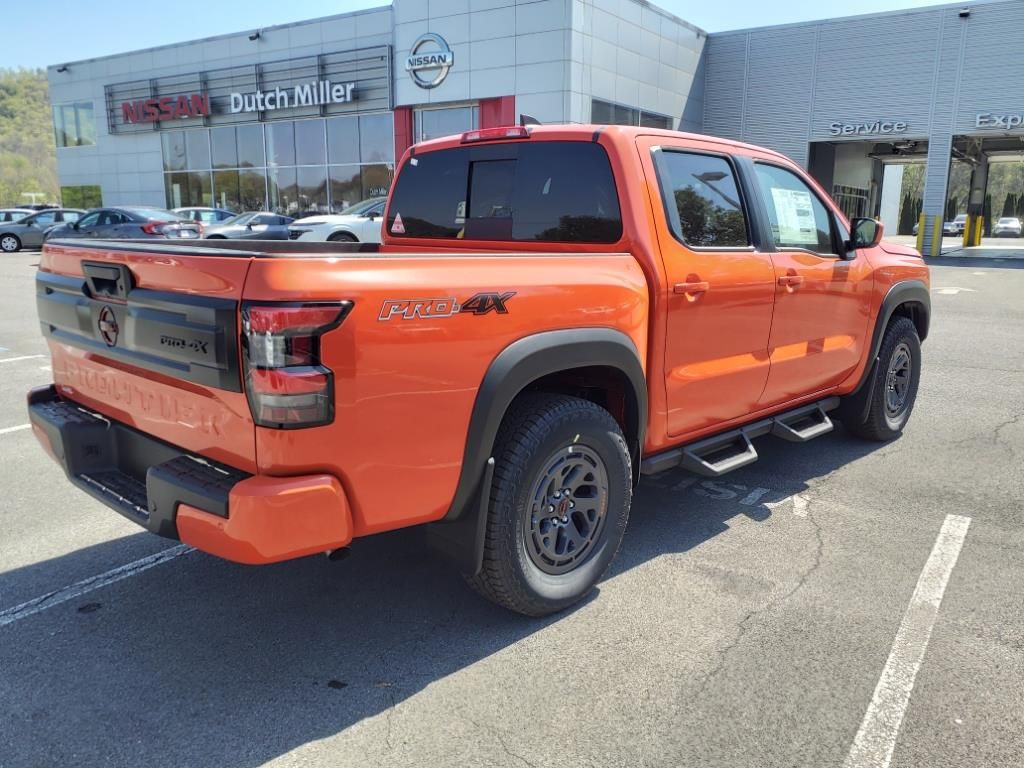 2025 Nissan Frontier Crew Cab PRO-4X photo 3