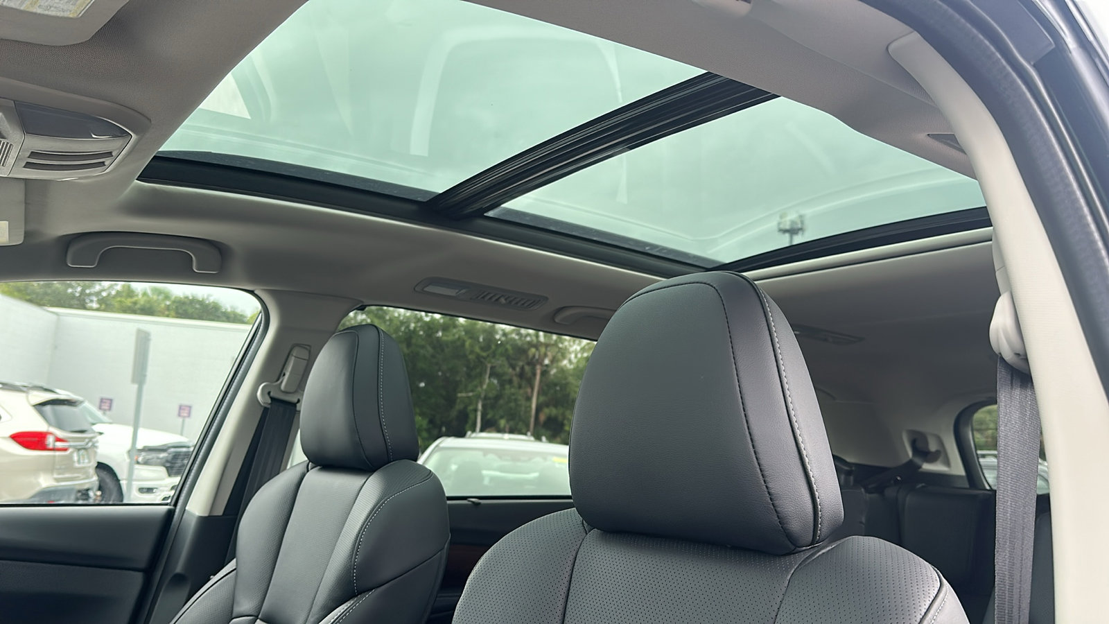 2025 Subaru Ascent Touring photo 7