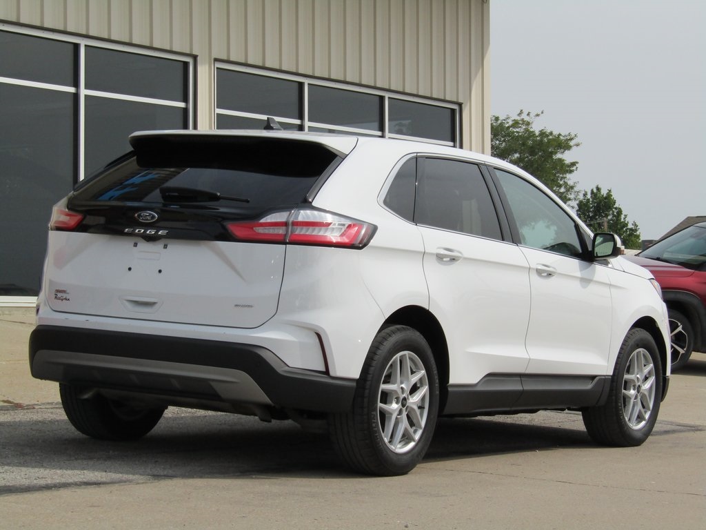 2024 Ford Edge SEL photo 3