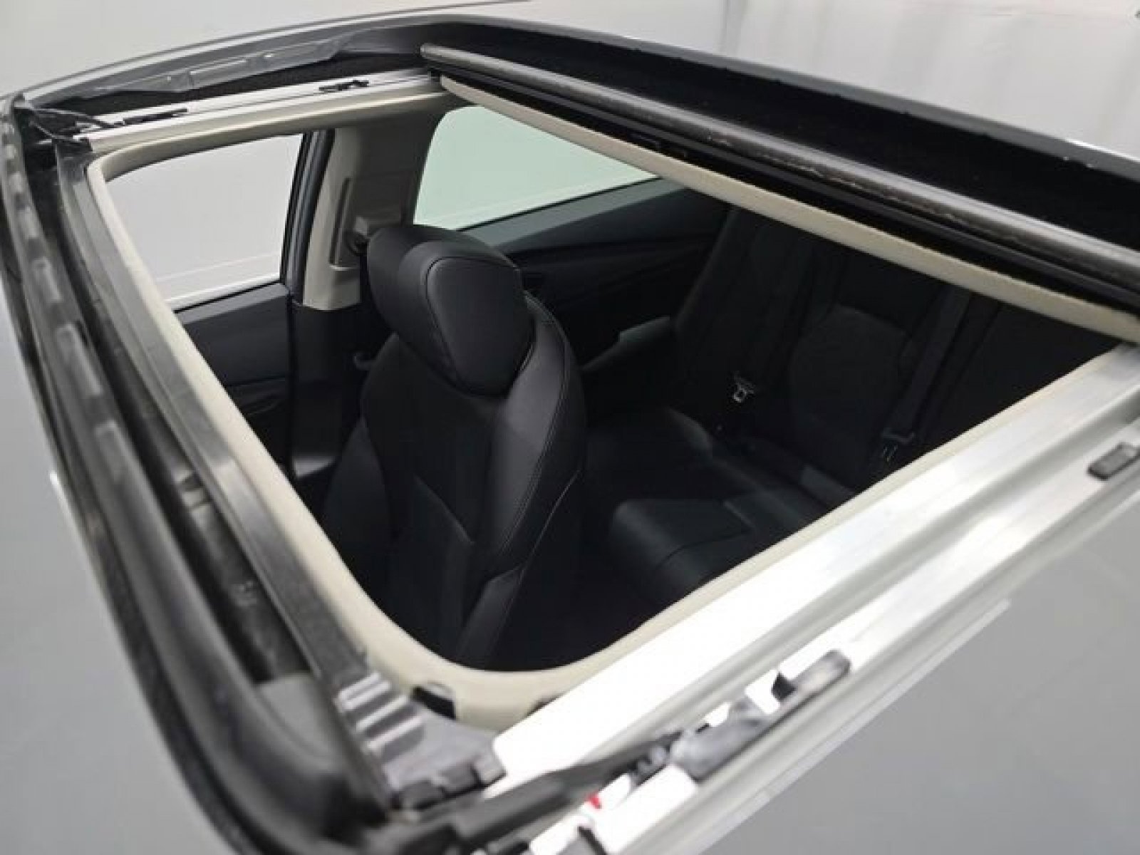 2025 Honda Accord Hybrid Touring photo 3