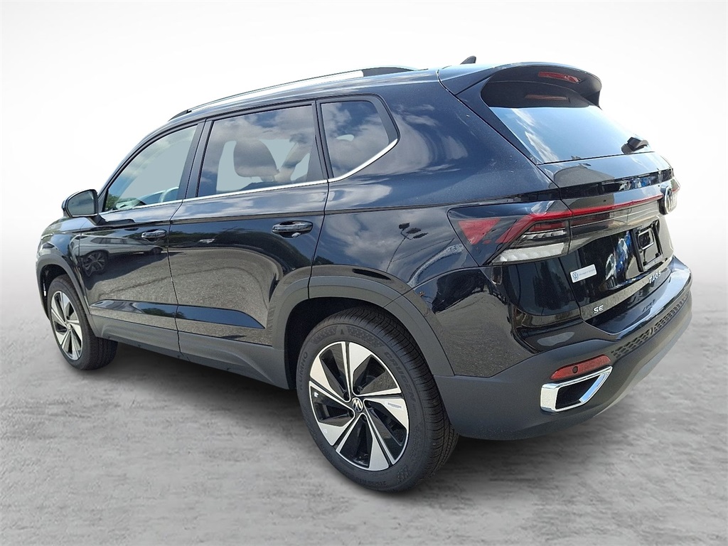 2025 Volkswagen Taos SE photo 2