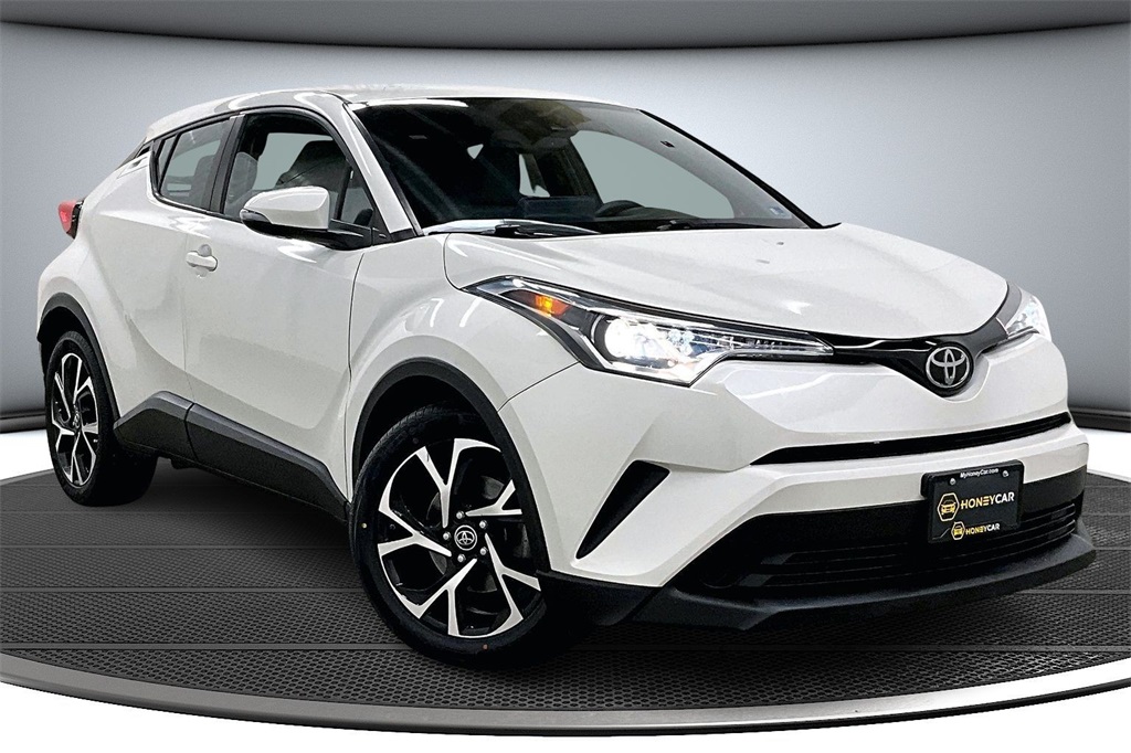 2019 Toyota C-HR XLE's photo