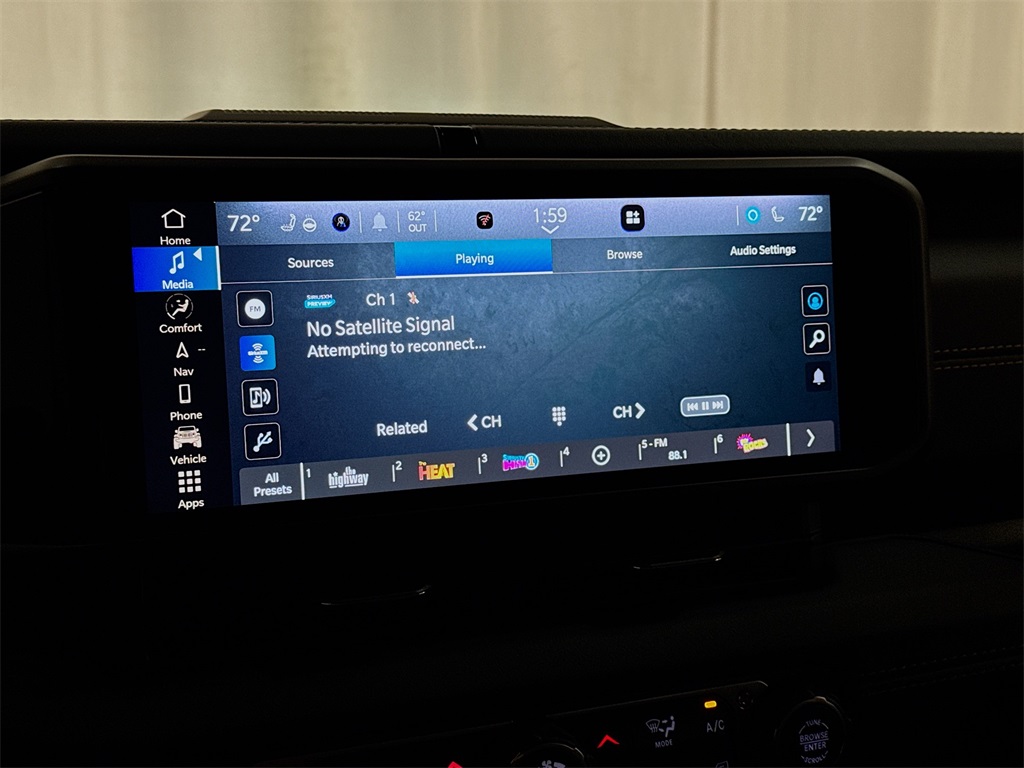 2025 Jeep Wrangler Sahara photo 25