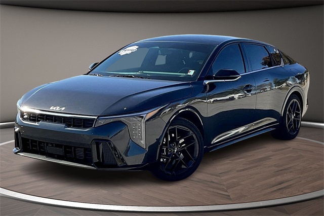 2025 Kia K4 GT-Line Turbo's photo