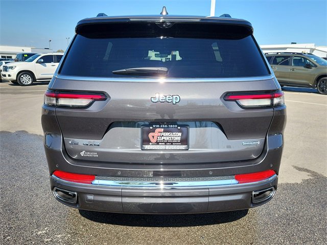 2021 Jeep Grand Cherokee Overland photo 3