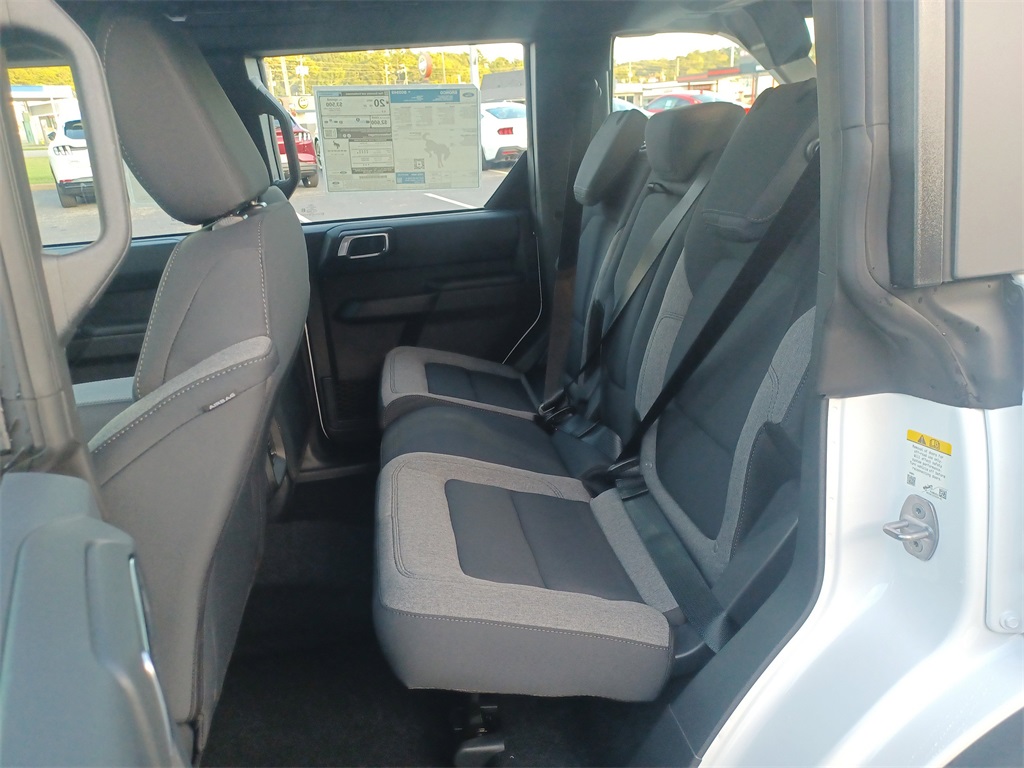2025 Ford Bronco Base photo 12