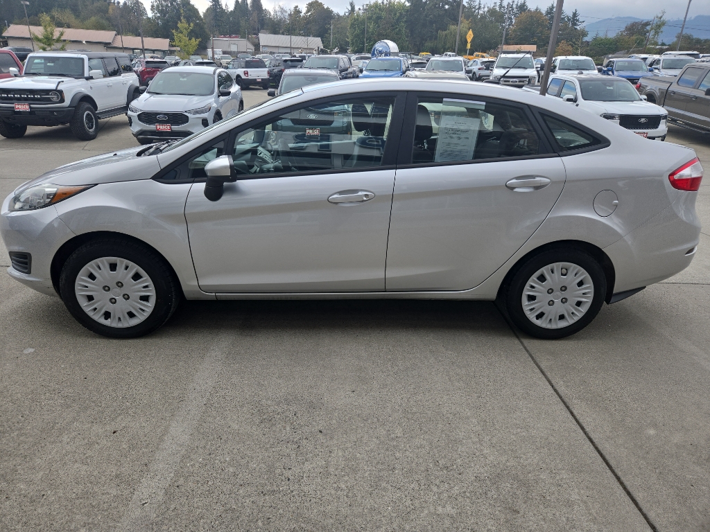 2017 Ford Fiesta S photo 4