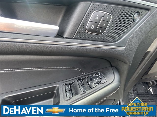 2024 Ford Edge Titanium photo 3