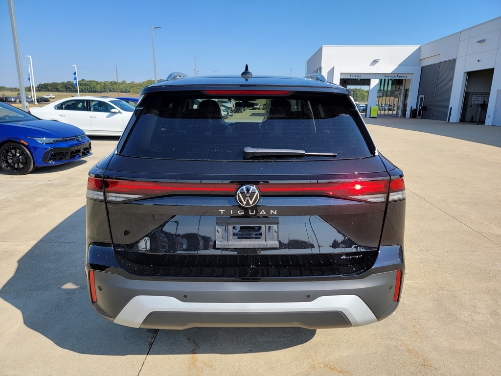2025 Volkswagen Tiguan S photo 3