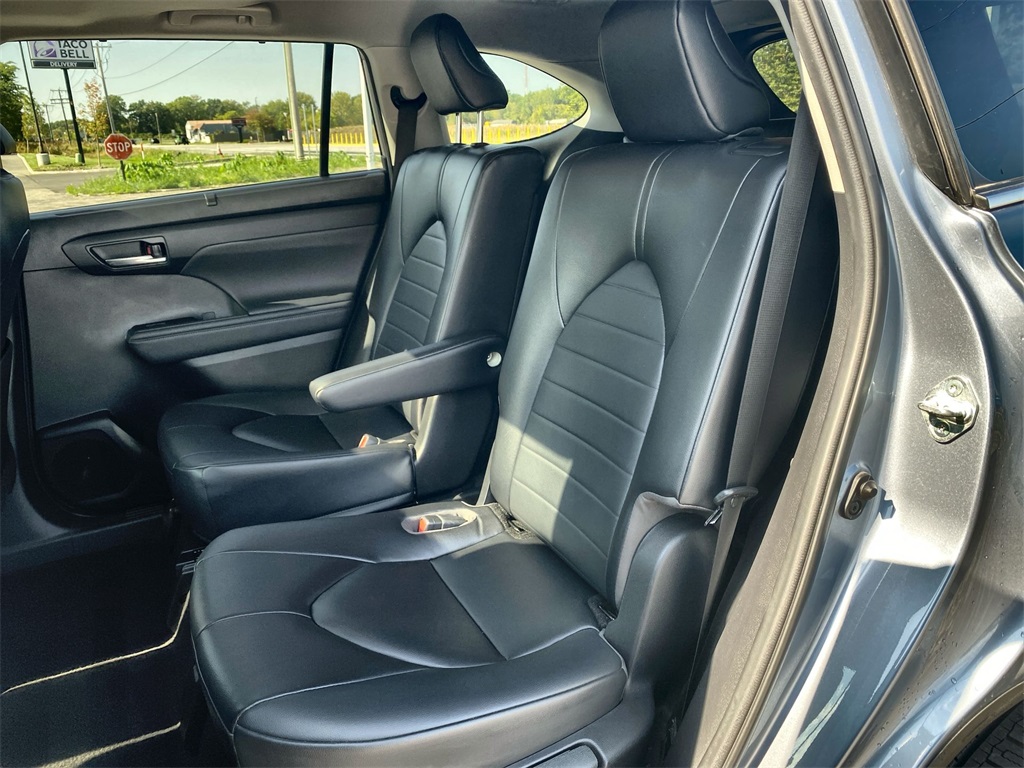 2023 Toyota Highlander XLE photo 22