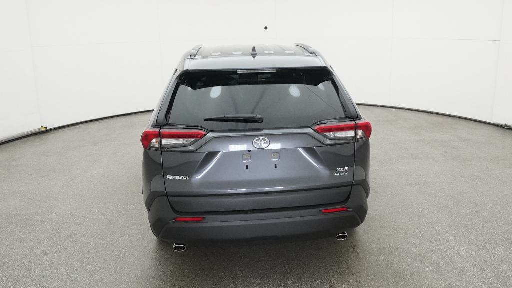 2025 Toyota RAV4 Hybrid XLE photo 18