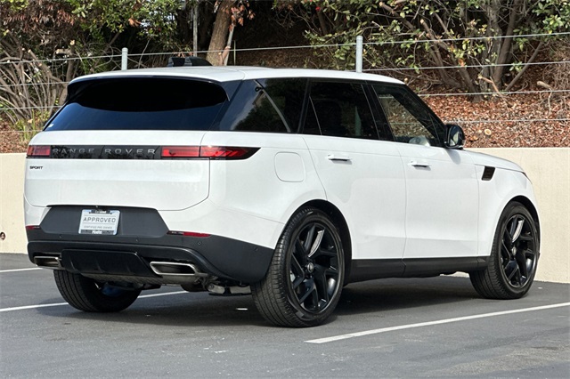 2025 Land Rover Range Rover Sport SE photo 4