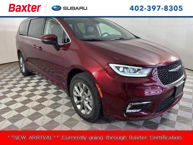 2023 Chrysler Pacifica Touring L's photo