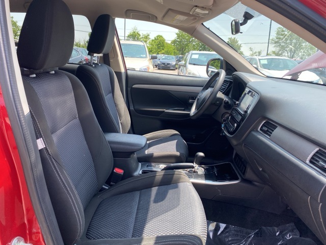 2018 Mitsubishi Outlander ES photo 29