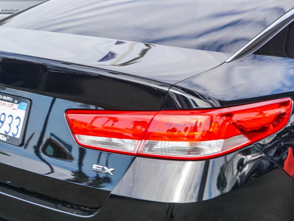 2016 Kia Optima EX photo 4