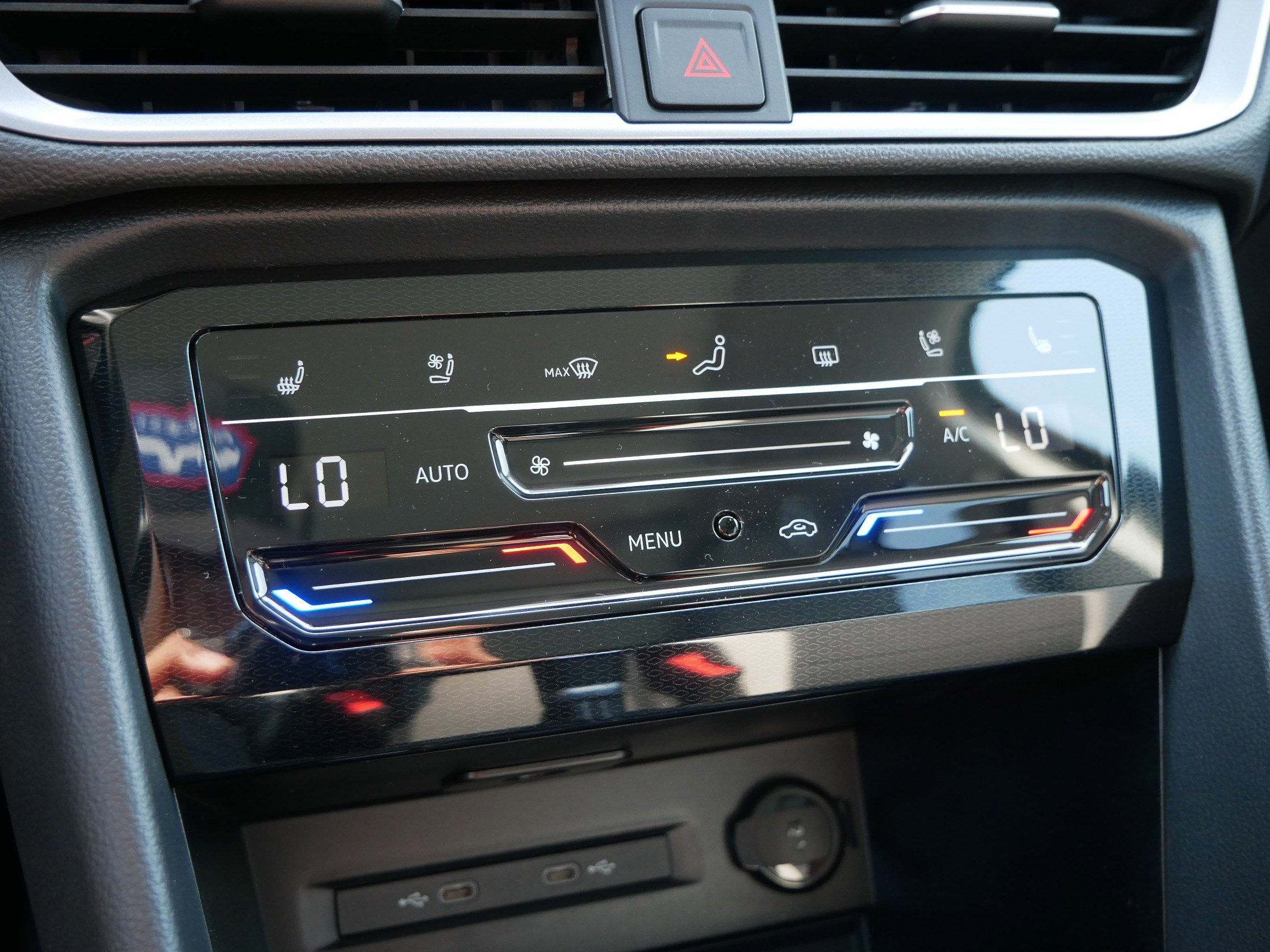 2025 Volkswagen Taos SEL photo 16