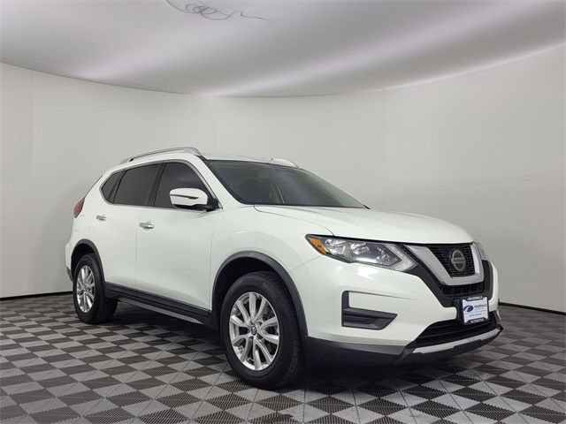 2018 Nissan Rogue SV photo 4