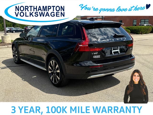 2025 Volvo V60 Cross Country B5 photo 7