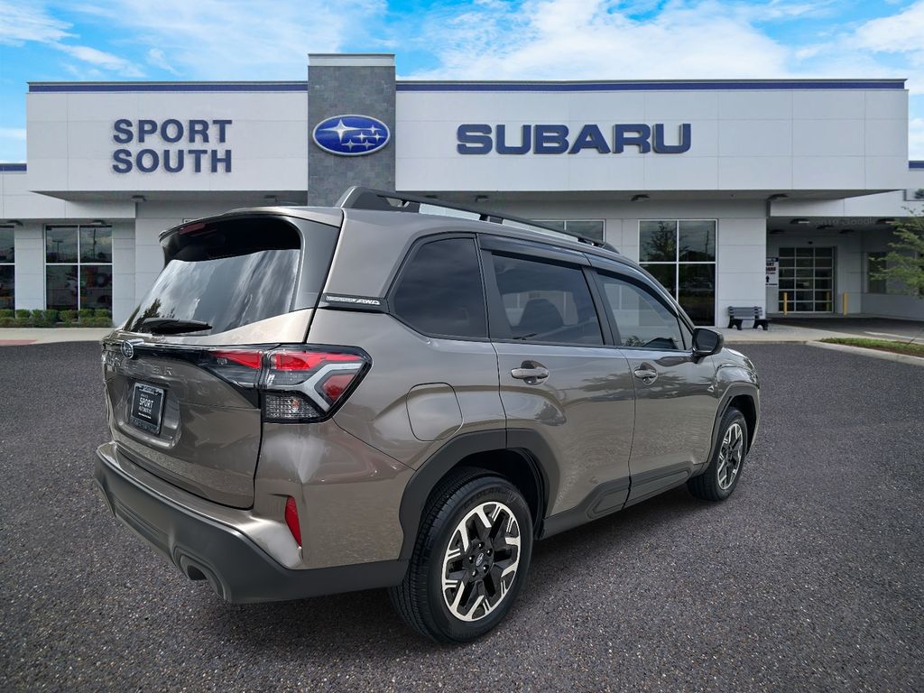 2025 Subaru Forester Premium photo 3