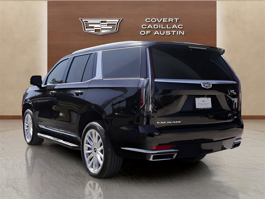 2024 Cadillac Escalade Luxury photo 2