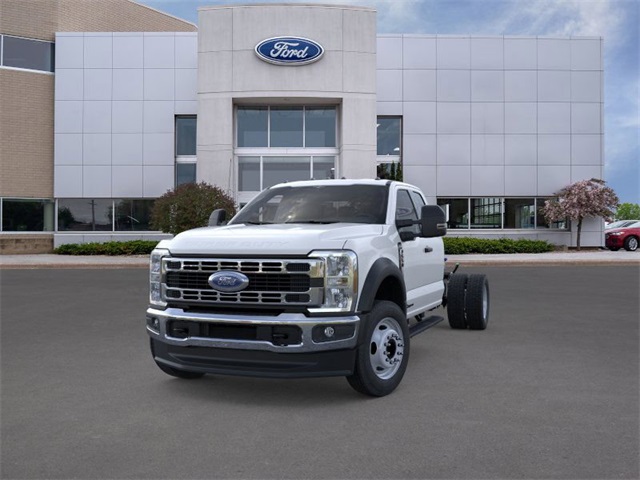 2026 Ford F-550 photo 2