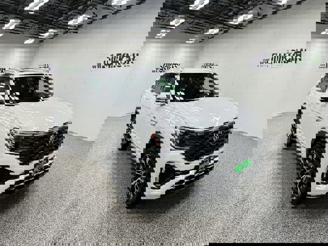 2026 Volkswagen Atlas Cross Sport SEL Premium R-LINE's photo