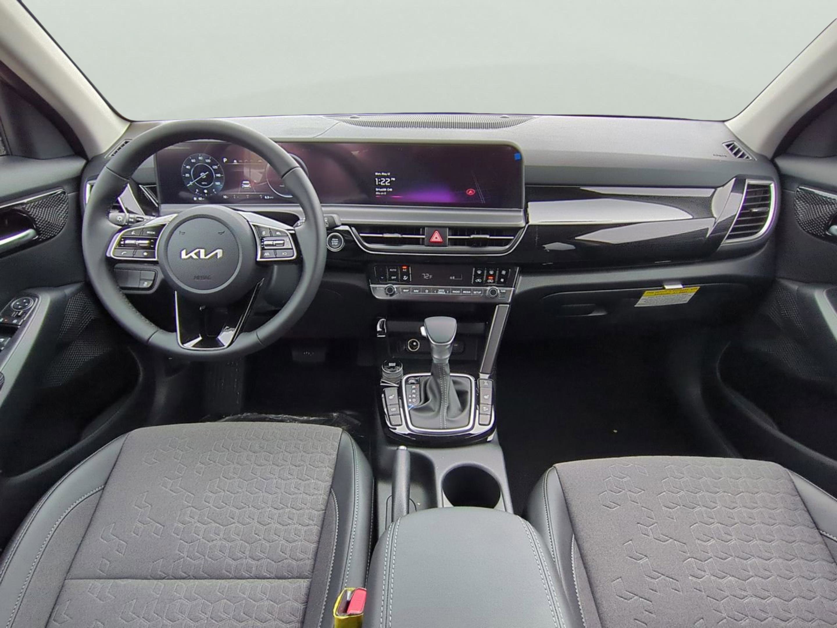 2025 Kia Seltos X-Line photo 8
