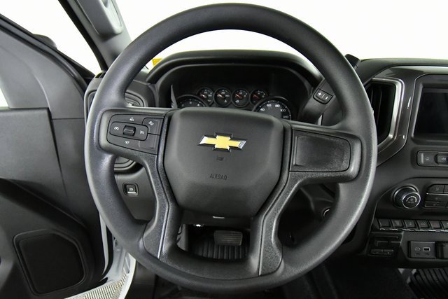 2026 Chevrolet Silverado 3500HD photo 2