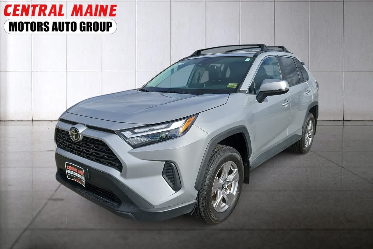 2022 Toyota RAV4 XLE's photo