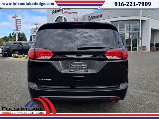 2025 Chrysler Voyager LX photo 3