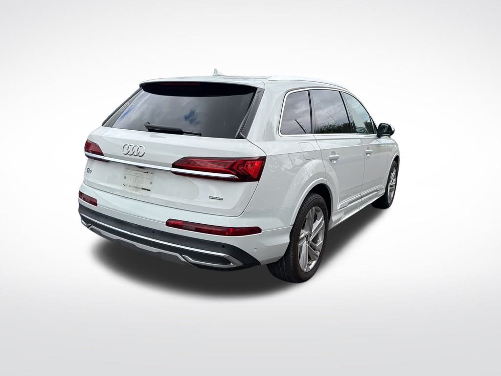 2023 Audi Q7 55 Premium Plus photo 3