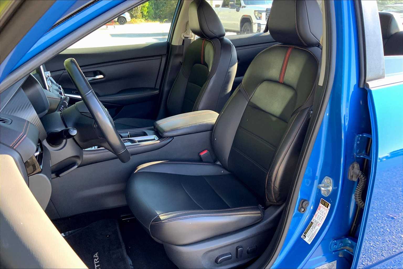 2022 Nissan Sentra SR photo 7
