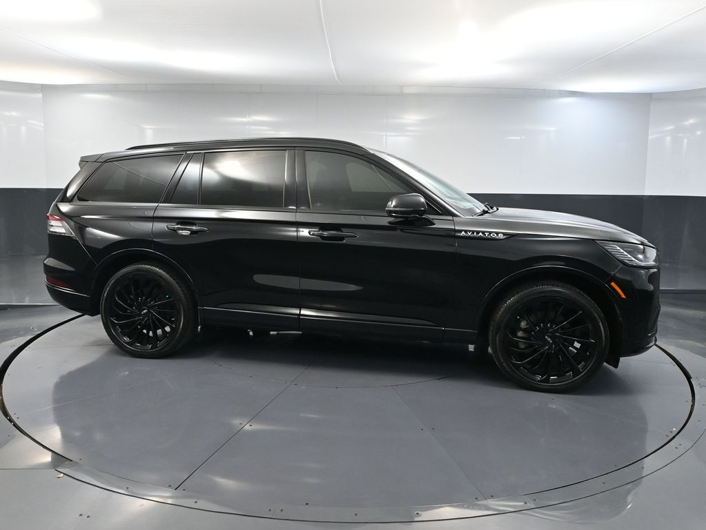 2025 Lincoln Aviator Reserve photo 3