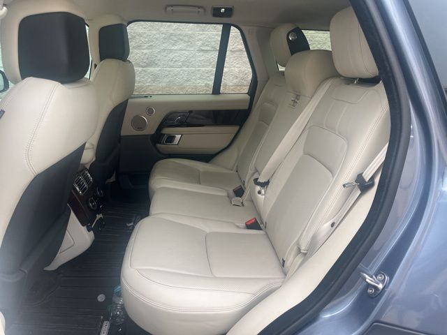 2020 Land Rover Range Rover HSE photo 10