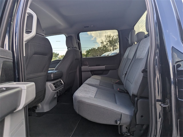 2023 Ford F-150 Lightning XLT photo 5