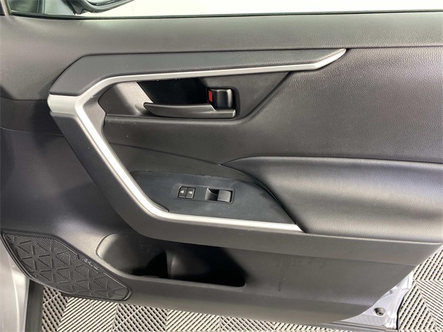 2024 Toyota RAV4 Hybrid LE photo 19