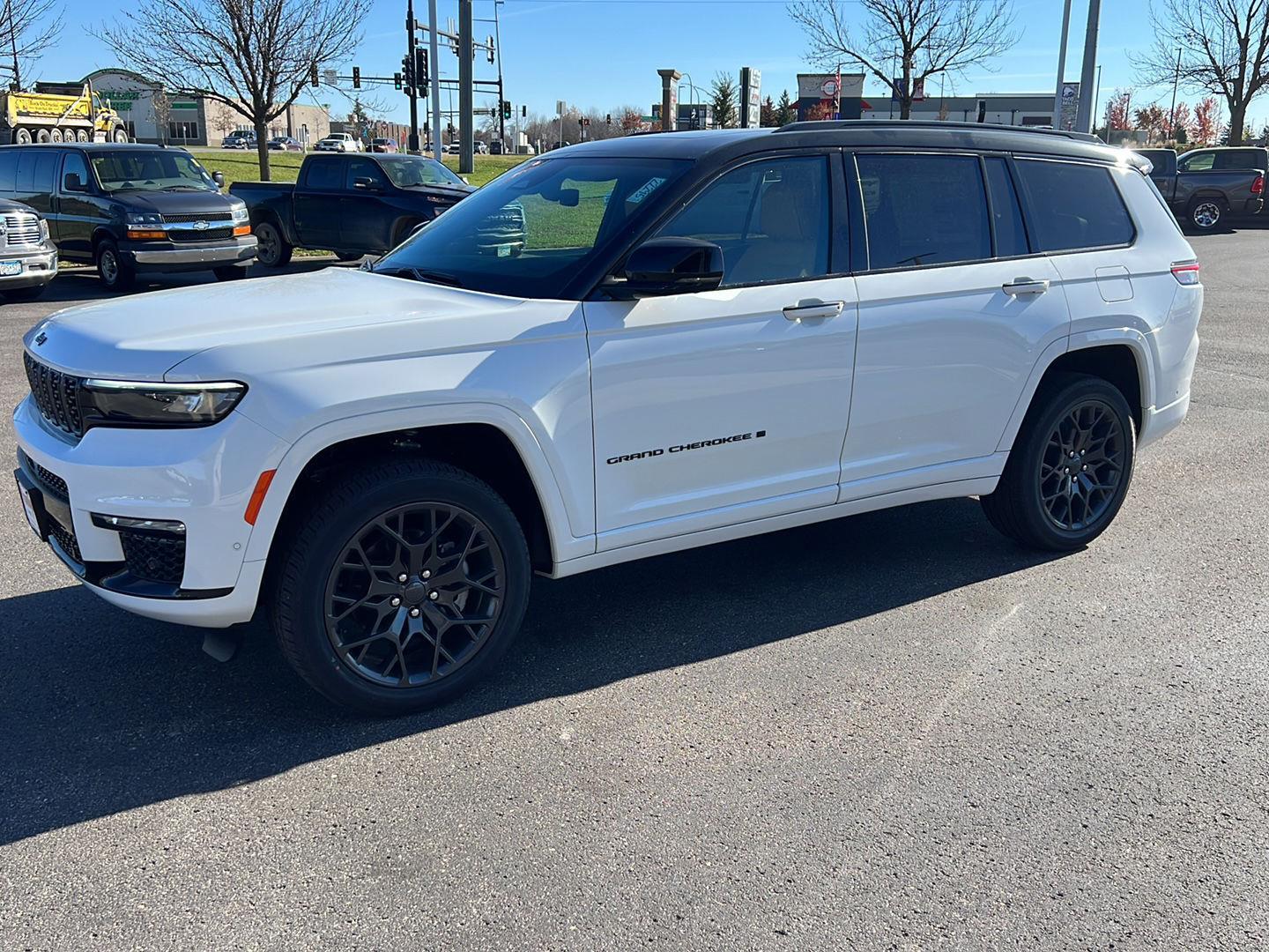 2025 Jeep Grand Cherokee L Summit's photo