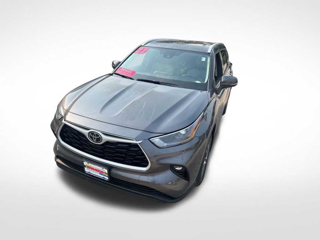2022 Toyota Highlander XLE photo 36