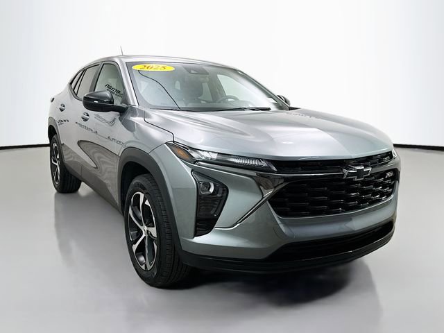 2025 Chevrolet Trax RS's photo