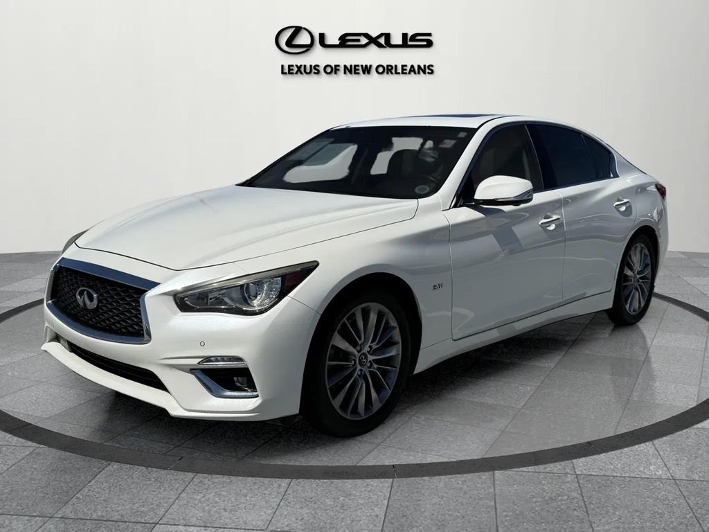 2018 Infiniti Q50 3.0t LUXE photo 3