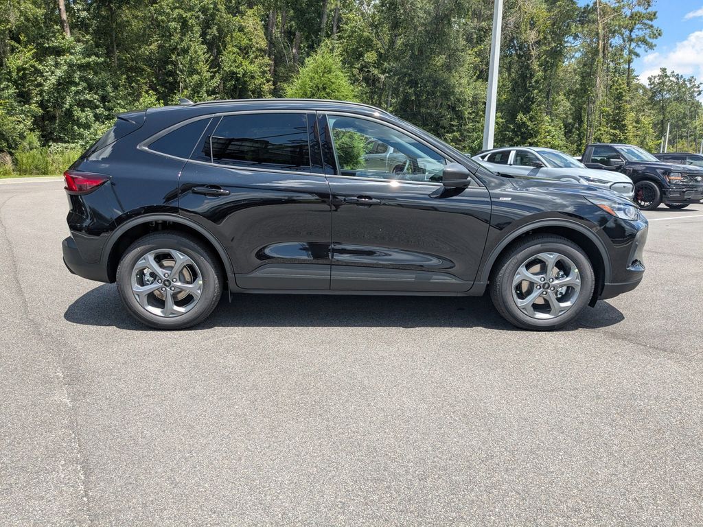 2025 Ford Escape ST-Line photo 3