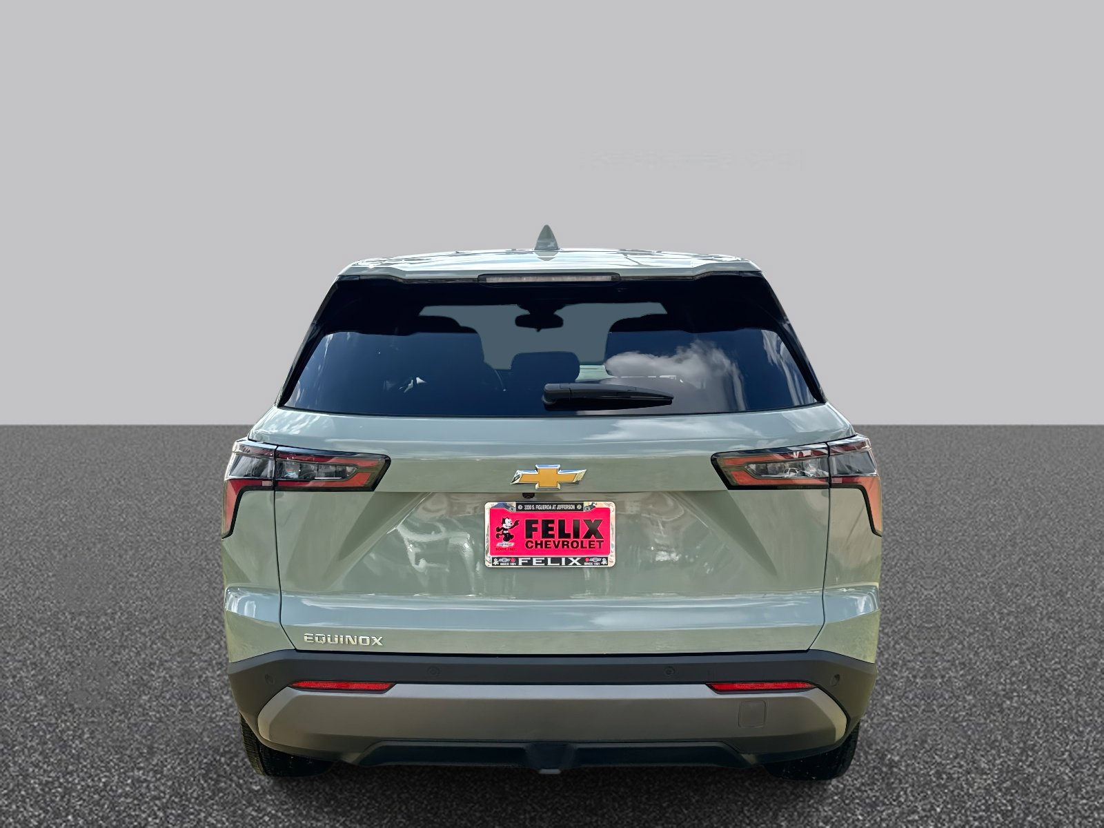 2025 Chevrolet Equinox LT photo 2