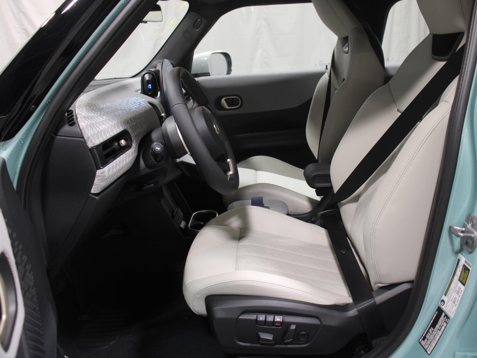 2026 Mini Cooper Hardtop S 4 Door Iconic photo 12
