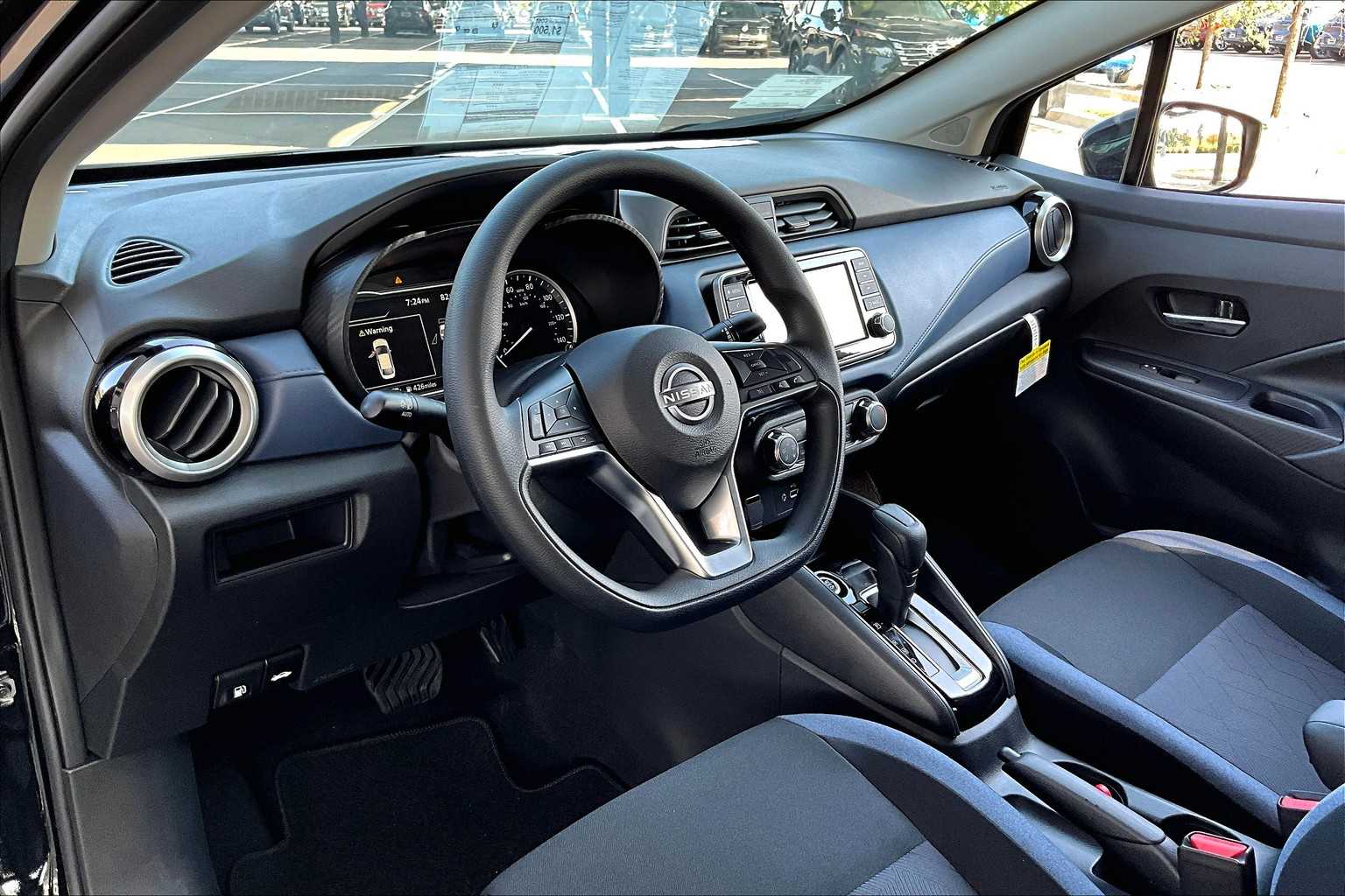 2025 Nissan Versa SV photo 8