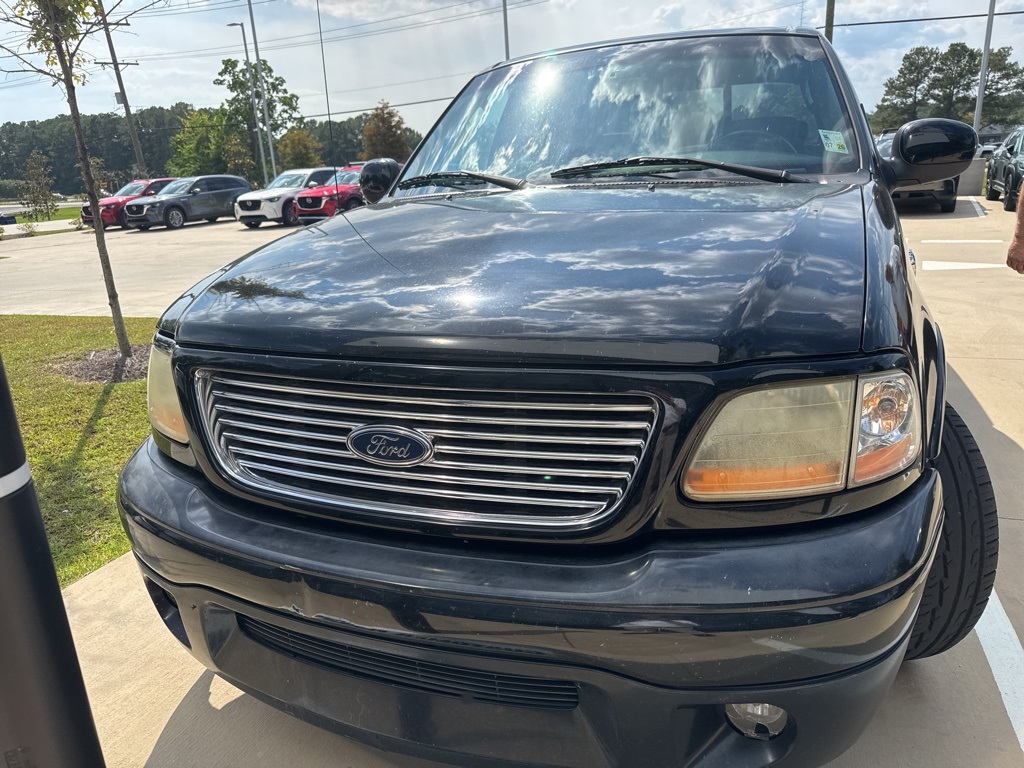 2003 Ford F-150 Harley-Davidson photo 2