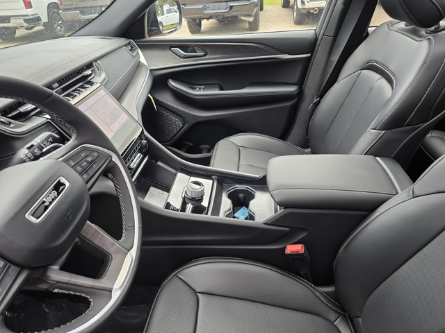 2025 Jeep Grand Cherokee Limited photo 21