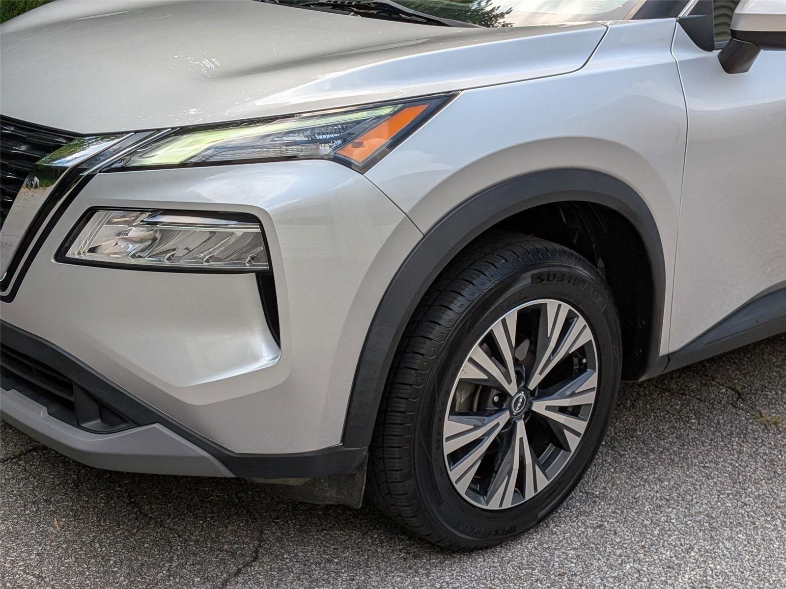 2022 Nissan Rogue SV photo 9