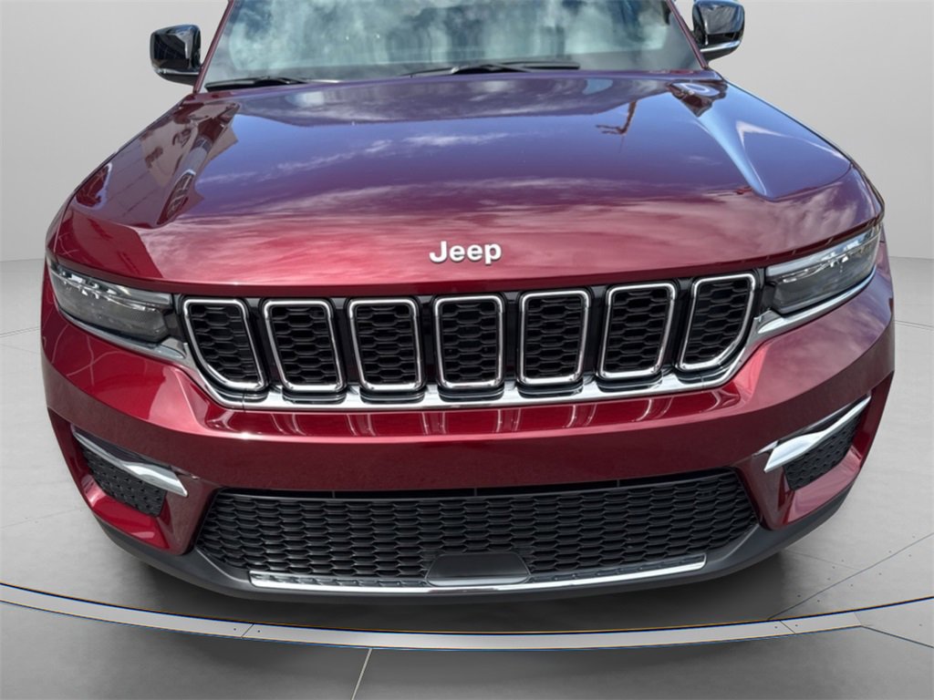 2025 Jeep Grand Cherokee Limited photo 3